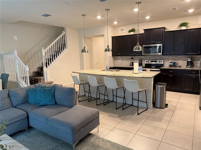 Image No.50-5 Bed Townhouse for sale