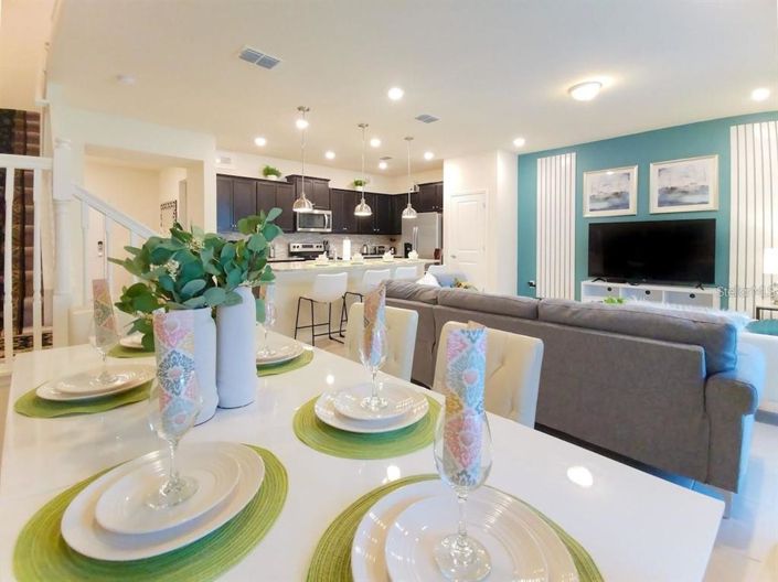 Image No.7-5 Bed Townhouse for sale