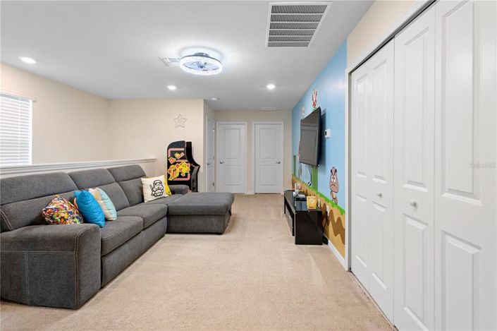 Image No.16-5 Bed Townhouse for sale