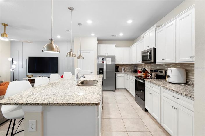 Image No.4-5 Bed Townhouse for sale