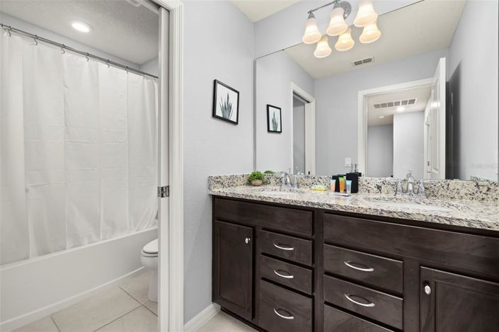 Image No.29-5 Bed Townhouse for sale