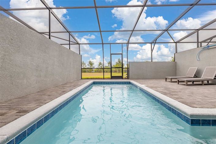 Image No.44-5 Bed Townhouse for sale