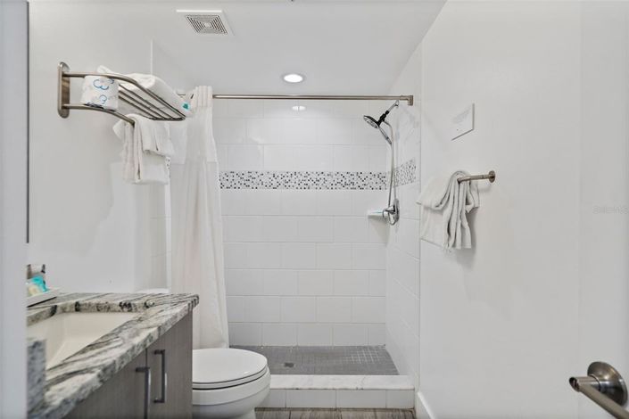 Image No.27-2 Bed Property for sale