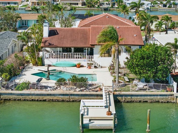 Image No.3-Propriété de 4 chambres à vendre à Treasure Island