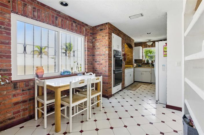 Image No.8-Propriété de 4 chambres à vendre à Treasure Island