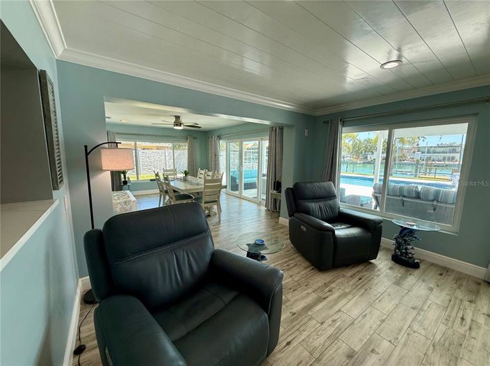 Image No.32-Propriété de 3 chambres à vendre à Treasure Island