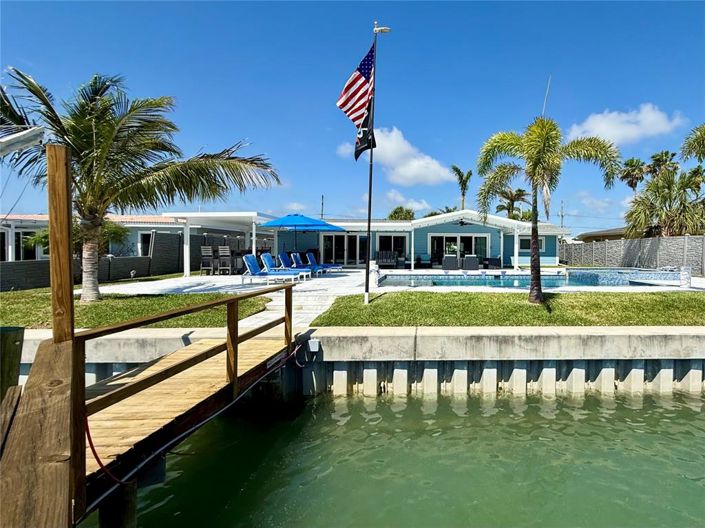 Image No.5-Propriété de 3 chambres à vendre à Treasure Island