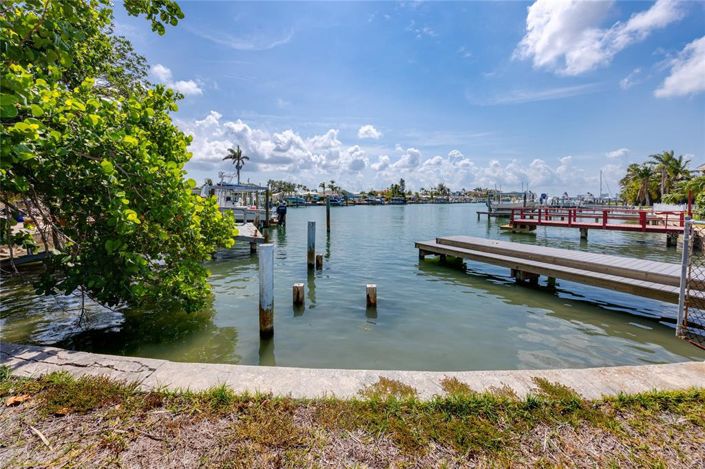 Image No.5-Propriété de 2 chambres à vendre à Treasure Island