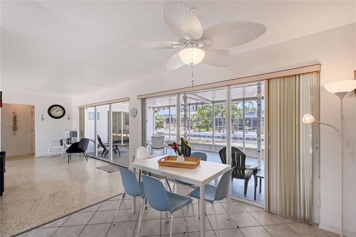 Image No.15-Propriété de 2 chambres à vendre à Sarasota