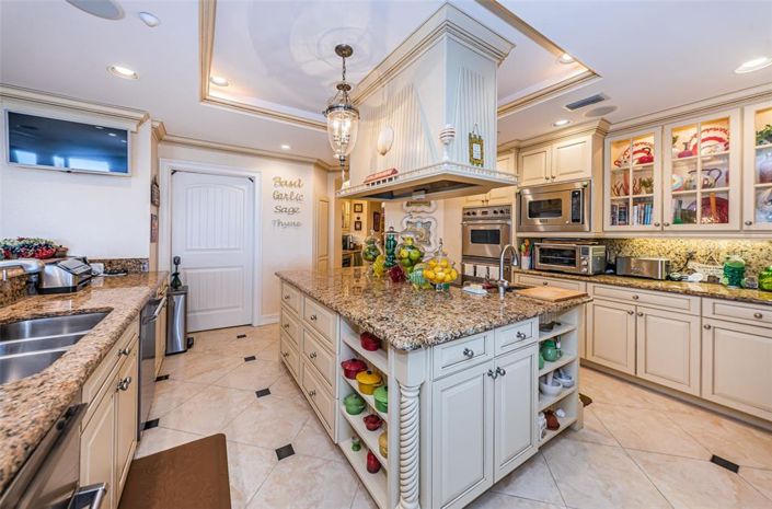 Image No.32-3 Bed Property for sale