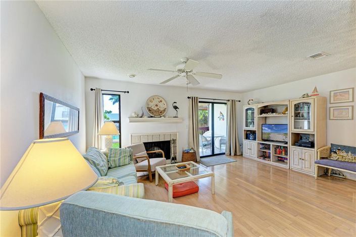 Image No.7-Propriété de 2 chambres à vendre à Sarasota