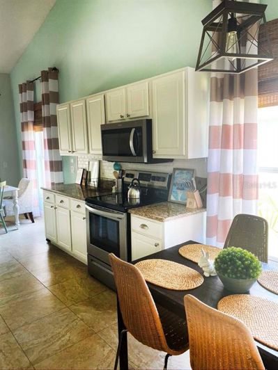 Image No.4-Propriété de 4 chambres à vendre à Kissimmee