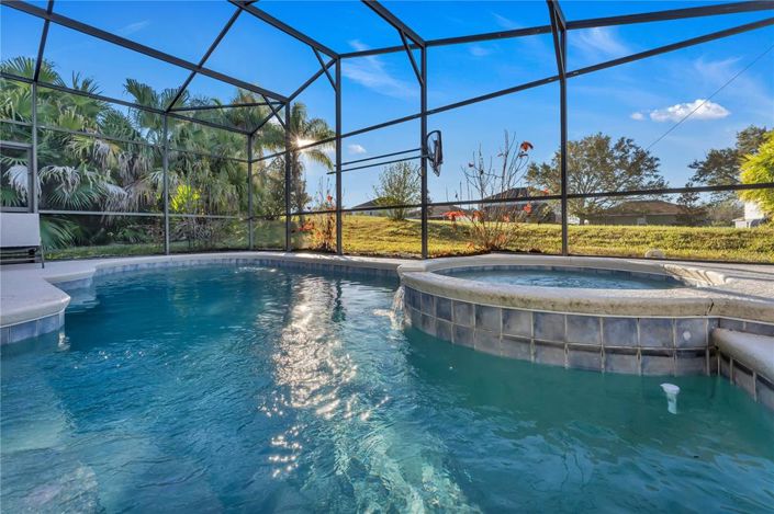 Image No.2-Propriété de 4 chambres à vendre à Davenport