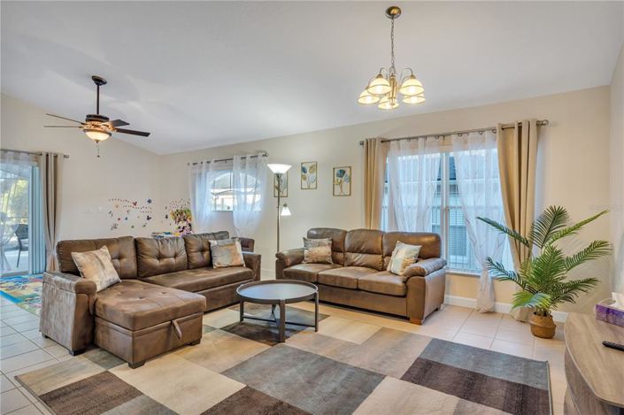 Image No.5-Propriété de 4 chambres à vendre à Davenport