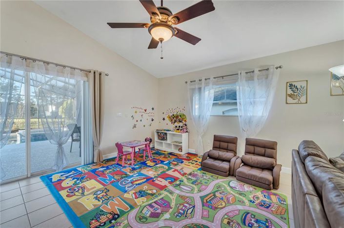 Image No.8-Propriété de 4 chambres à vendre à Davenport