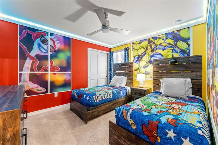 Image No.12-8 Bed Property for sale