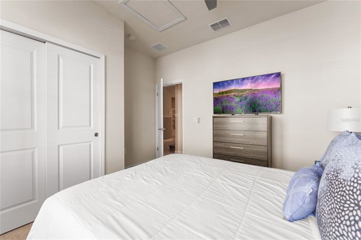 Image No.33-8 Bed Property for sale