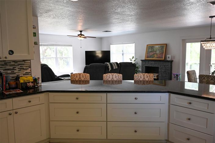 Image No.8-3 Bed Property for sale