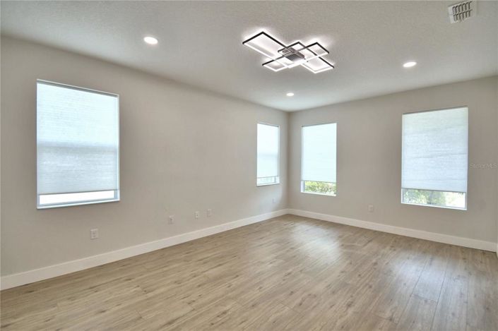 Image No.5-Propriété de 5 chambres à vendre à Kissimmee