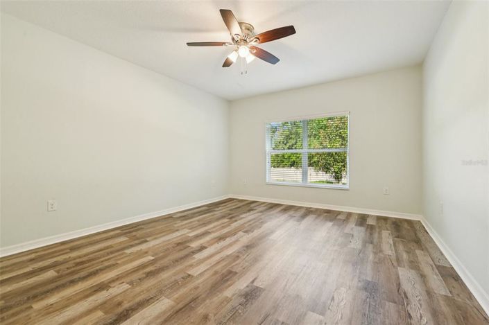 Image No.13-3 Bed Property for sale