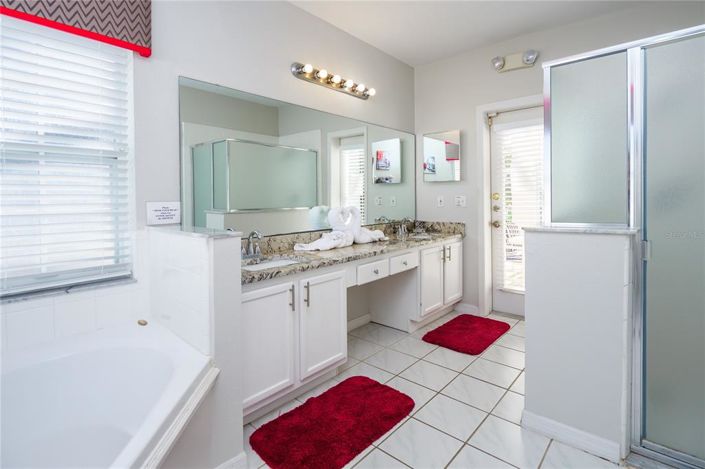 Image No.22-6 Bed Property for sale