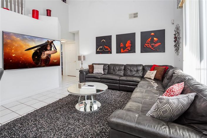 Image No.5-6 Bed Property for sale