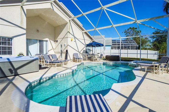 Image No.9-6 Bed Property for sale