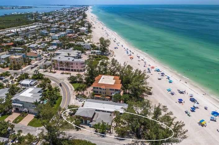 Image No.2-Propriété de 4 chambres à vendre à Holmes Beach