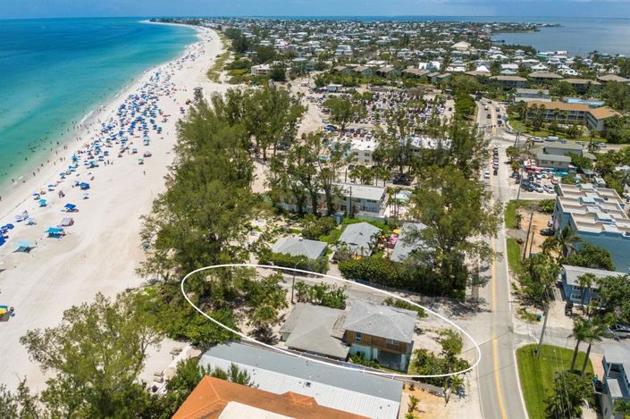 Image No.3-Propriété de 4 chambres à vendre à Holmes Beach