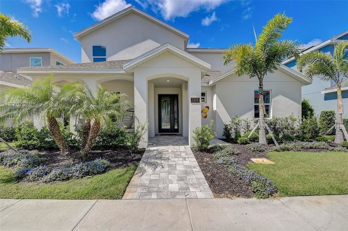 Image No.14-6 Bed Property for sale