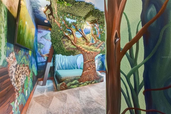 Image No.47-6 Bed Property for sale