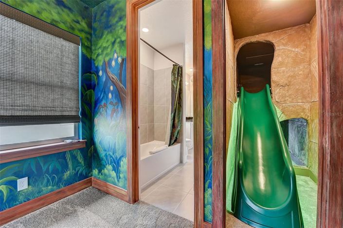 Image No.49-6 Bed Property for sale