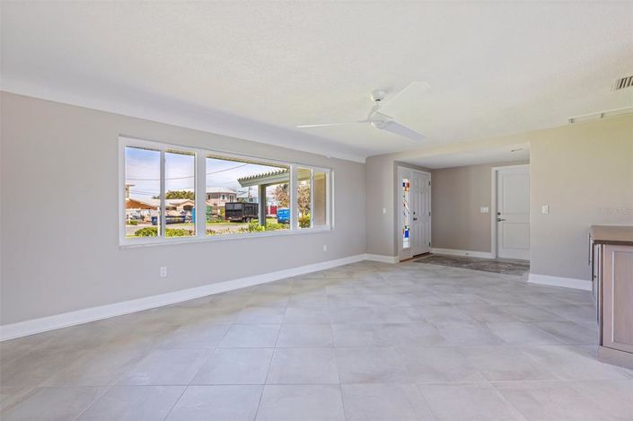 Image No.5-Propriété de 3 chambres à vendre à Treasure Island