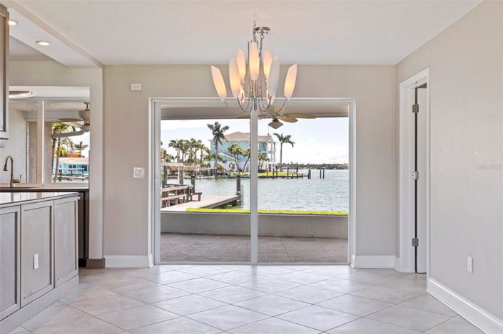 Image No.8-Propriété de 3 chambres à vendre à Treasure Island