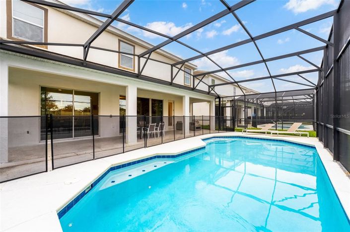 Image No.16-10 Bed Property for sale