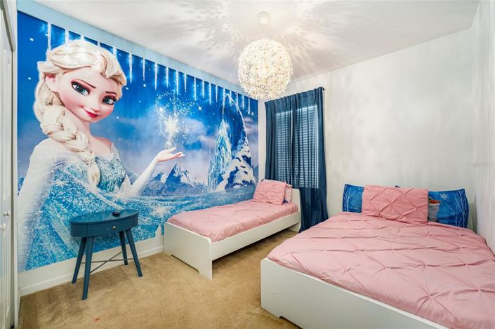 Image No.19-10 Bed Property for sale