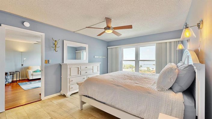 Image No.15-2 Bed Property for sale