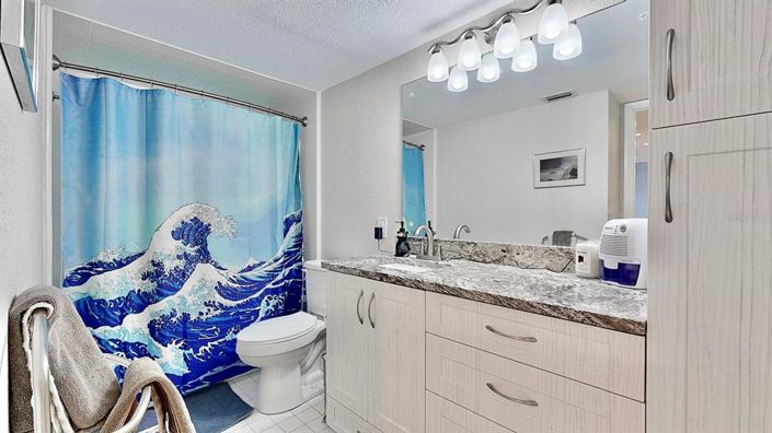 Image No.21-2 Bed Property for sale