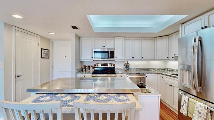 Image No.9-2 Bed Property for sale