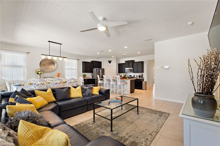 Image No.15-7 Bed Property for sale