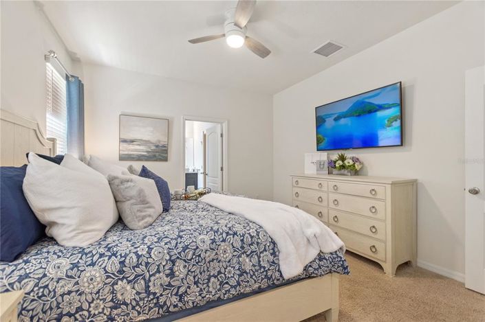 Image No.32-7 Bed Property for sale