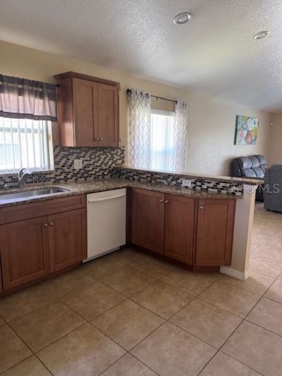 Image No.5-4 Bed Property for sale