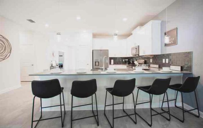 Image No.18-9 Bed Property for sale