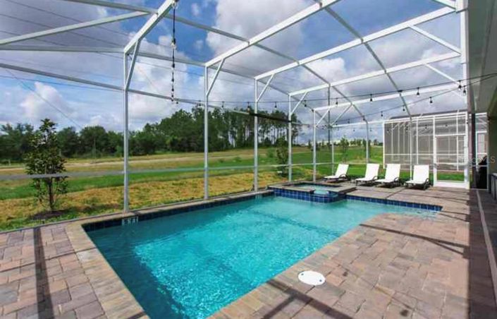 Image No.35-9 Bed Property for sale