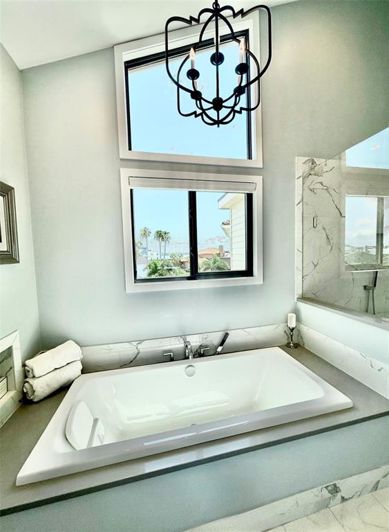 Image No.28-4 Bed Property for sale