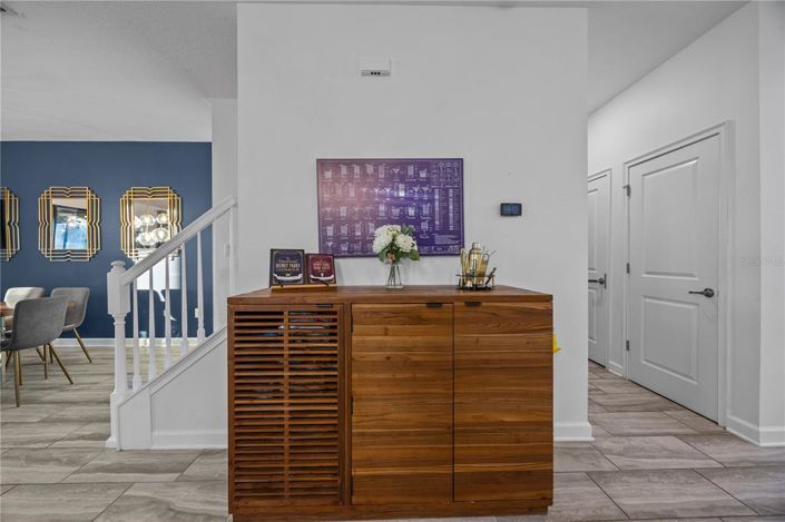 Image No.17-9 Bed Property for sale