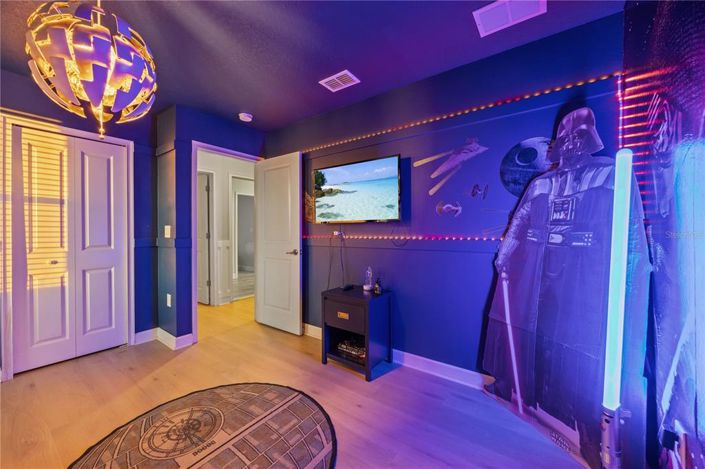 Image No.37-9 Bed Property for sale