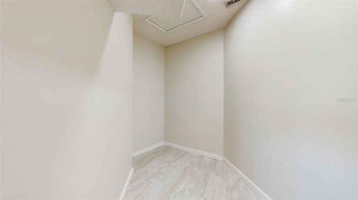 Image No.15-Propriété de 4 chambres à vendre à Kissimmee