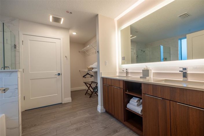 Image No.32-Propriété de 2 chambres à vendre à Winter Garden