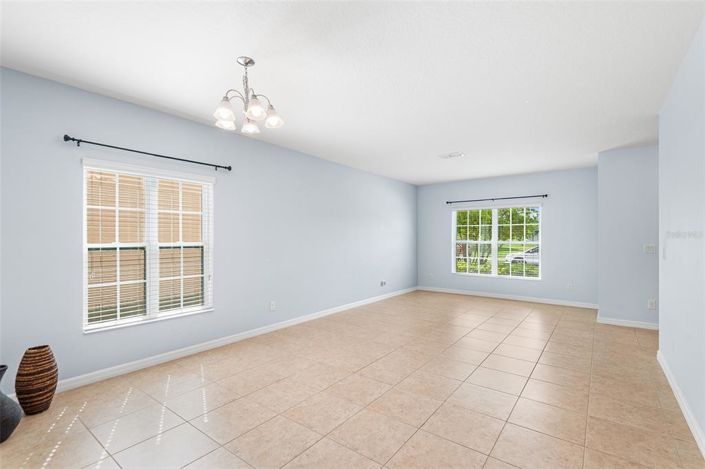 Image No.10-Propriété de 4 chambres à vendre à Davenport